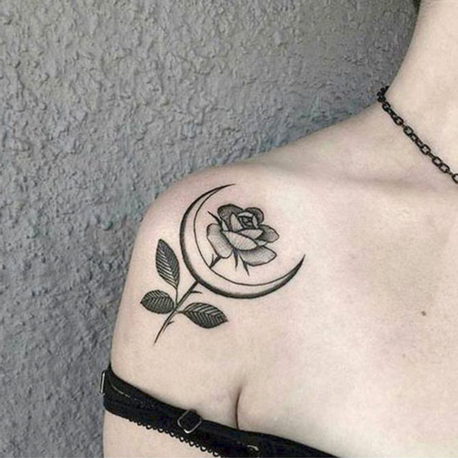 roses tattoos shoulder