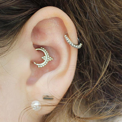 Aesthetic Ear Piercing Ideas  Arete en la oreja, Joyas para las